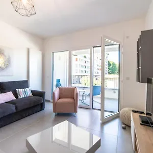 Close To The Old Town And The Appartement