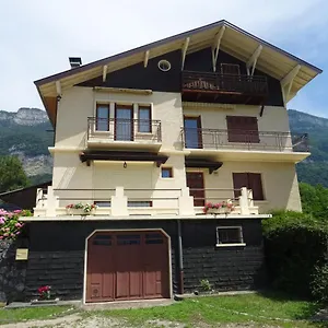 Au Pied Du Pertuiset Appartement